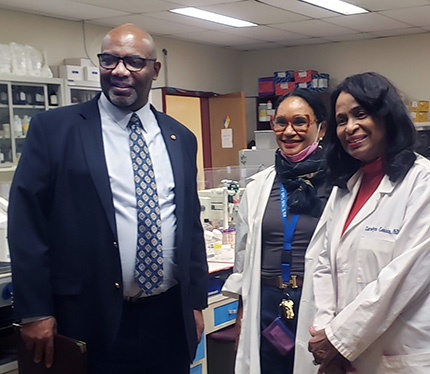 CAS Faculty with 总统 Edington