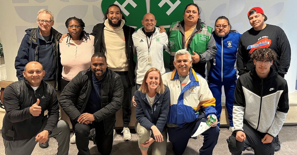 亚洲博彩网站 soccer team conducting one of the soccer clinics.