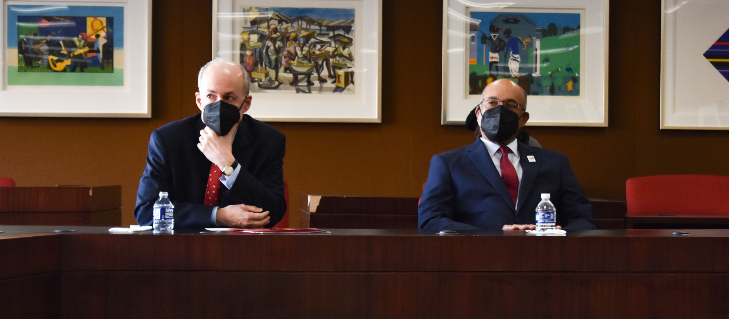 Deputy Secretary of State for Management and Resources Brian P. McKeon and 亚洲博彩网站 总统 Ronald Mason.